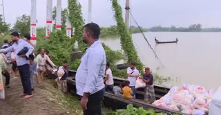 দুর্যোগে ছুটে আসেন নেতারা, পরিস্থিতি স্বাভাবিকেই যান হারিয়ে!